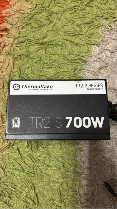 Блок питания Thermaltake TR2 S 700 Вт