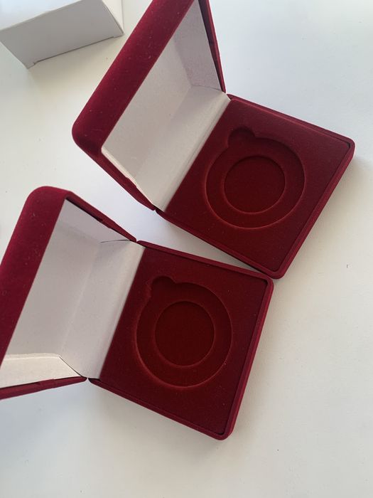 Коробки бархатные новые