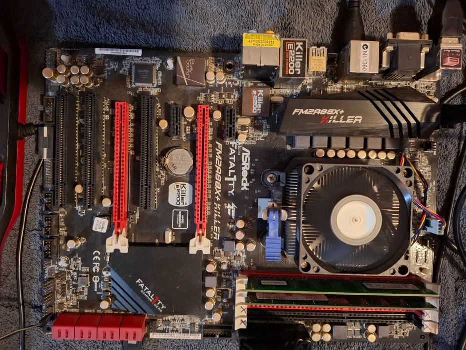 ASRock FM2A88X+ Killer FM2+ дънна платка , AMD A4-5300 процесор, 12 GB ram, 128GB хард диск SSD