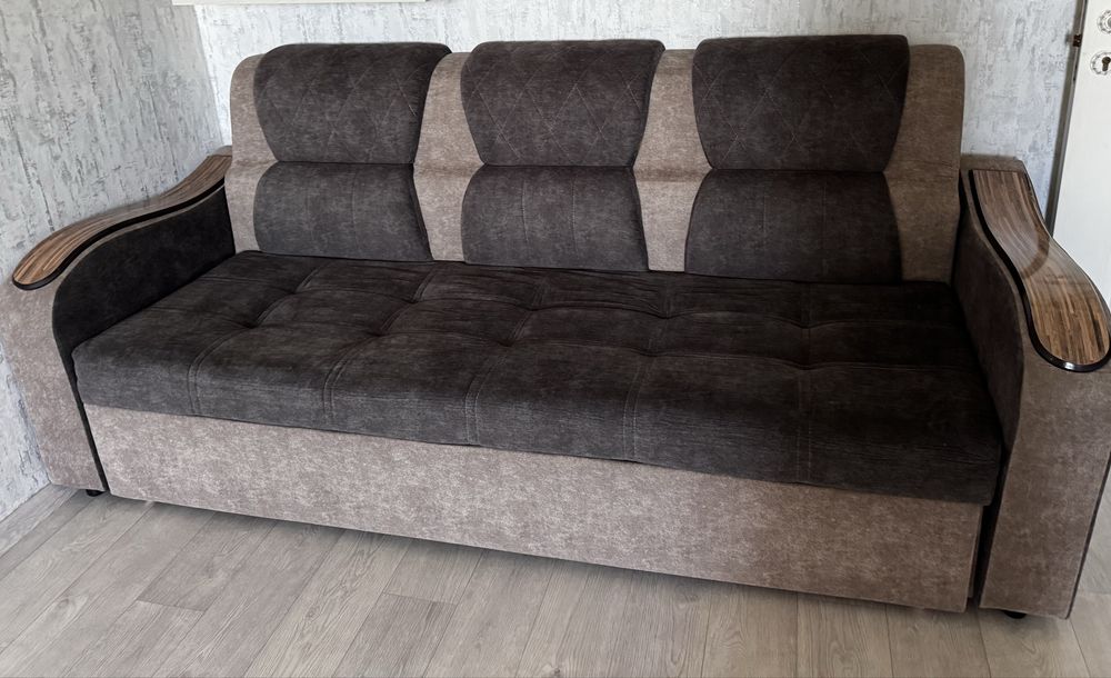 Раскладной гостинный диван