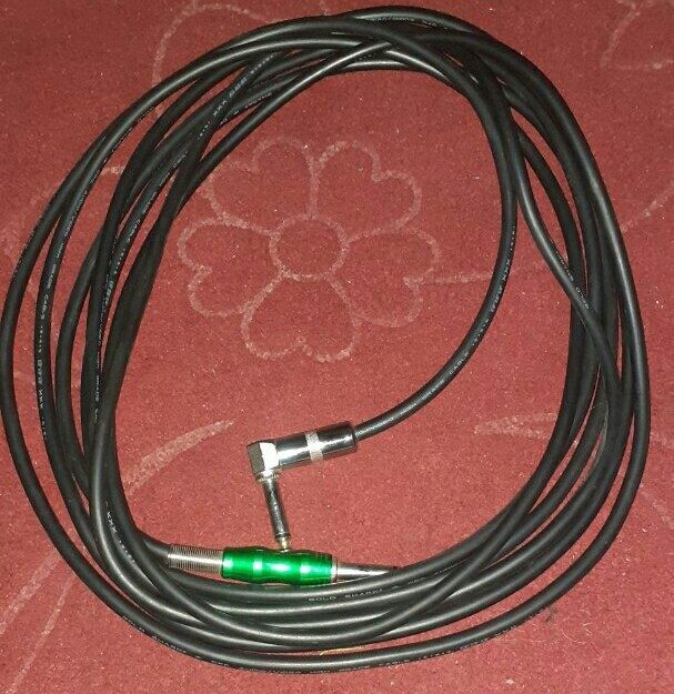 CORD akustik gitara sotiladi.ekvalayzerli. Hamma narsasi bor.