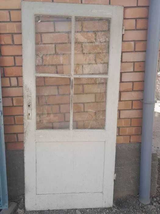 Деревянные б.у. двери (7 штук) 30 000 сум за 1 штуку без коробок