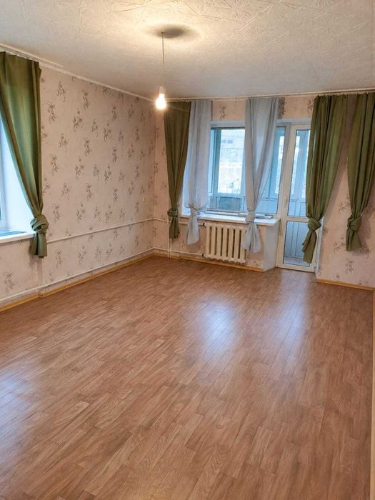 продает двухкомнатная квартира