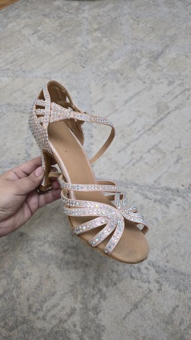 Продам танцевальные туфли