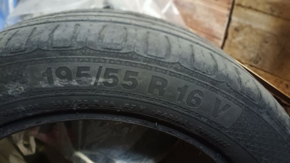 Продавам гуми 4 броя