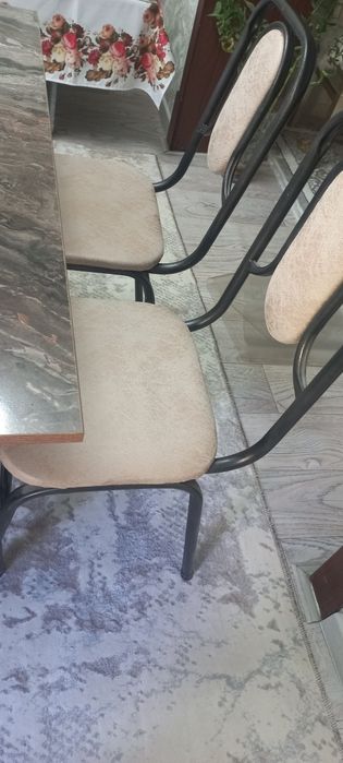 Продается стол кухонный,бу