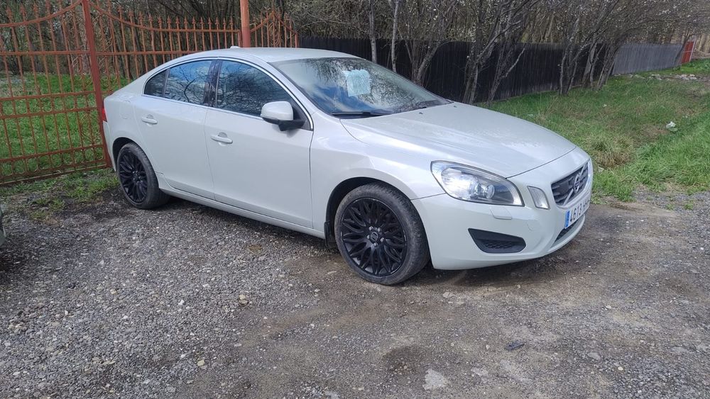Vând Volvo S60 impecabil