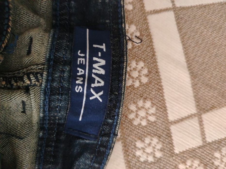 Джинсы новые из ОАЭ