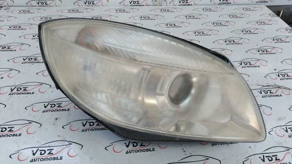 Far dreapta Skoda fabia 2 cu lupa an 2007