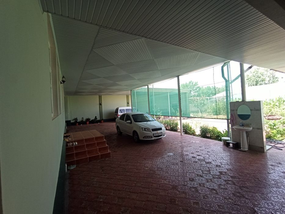 Махаллада 13 сотихли Ховли Уй сотилади