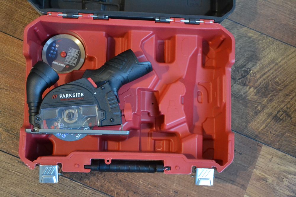 Нови безчеткови оберфреза, ъглошлайф и виброшлайф  Parkside 12V