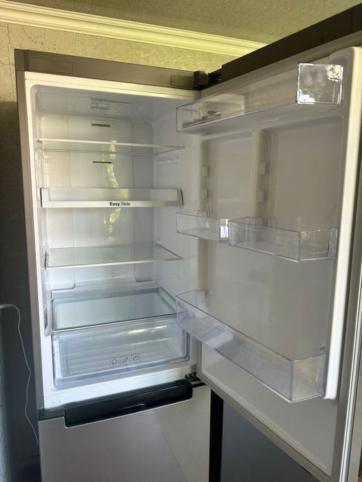 Холодильник с морозильником