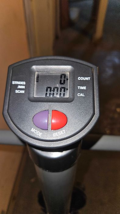 Степер с диск за въртене в ханша