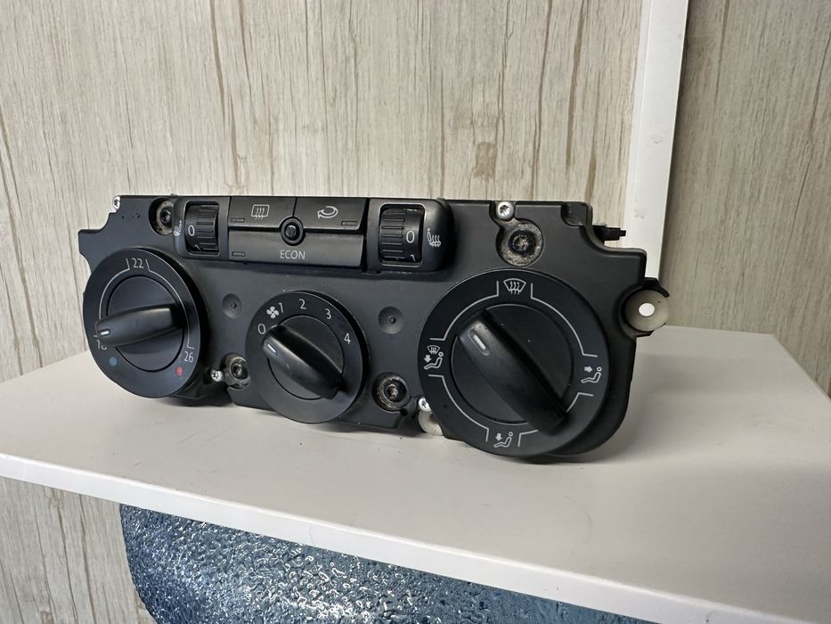 Управление Климатик VW Golf5,Caddy,Jetta със подгрев на седалките!