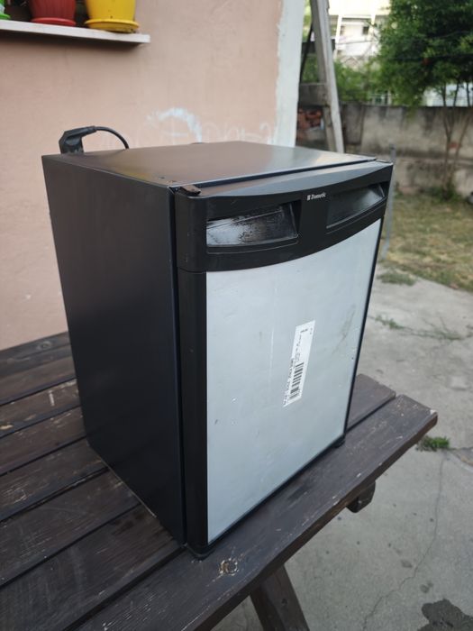 Мини амонячен хладилник минибар dometic