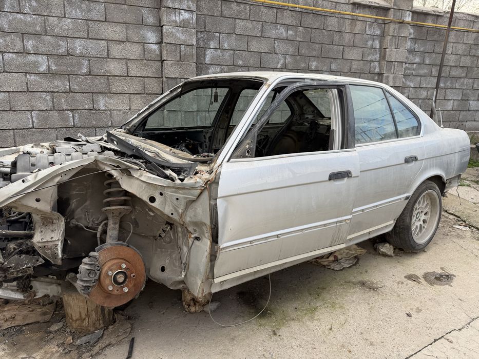 В продаже бмв е34 после дтп