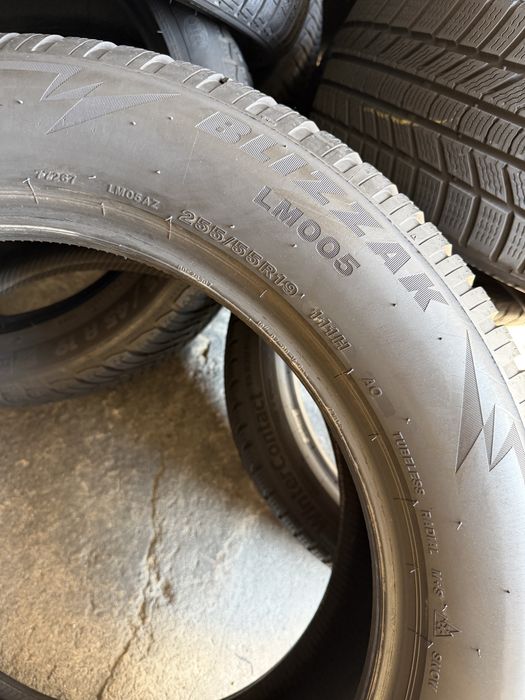 2 anvelope iarna 255/55/19 , Bridgestone , DOT 5123 , 6 mm