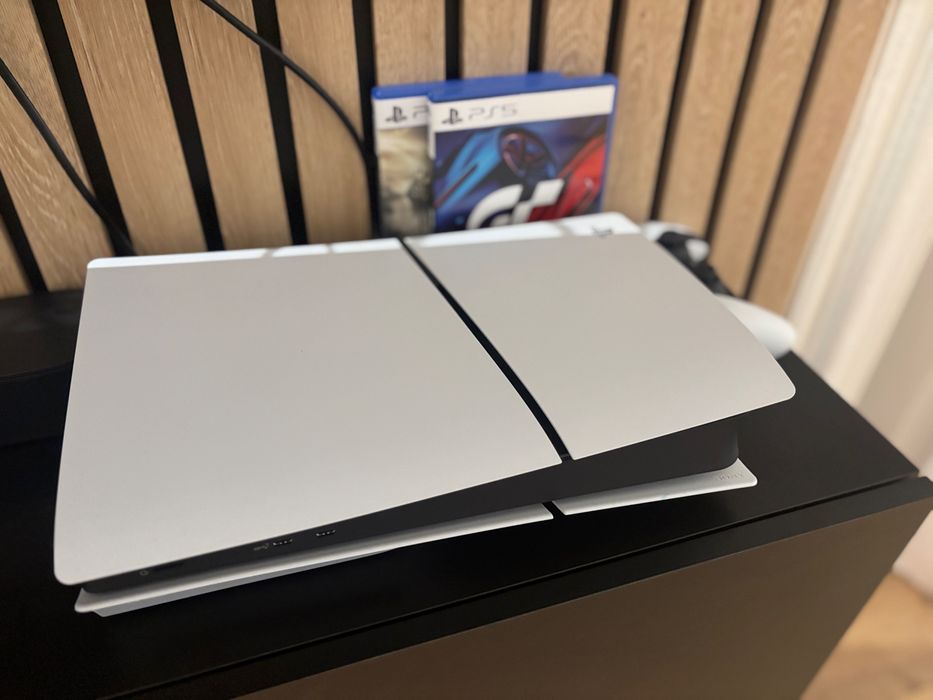 PlayStation 5 plus PlayStation VR2