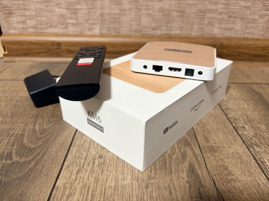 Mecool km6 deluxe tv box