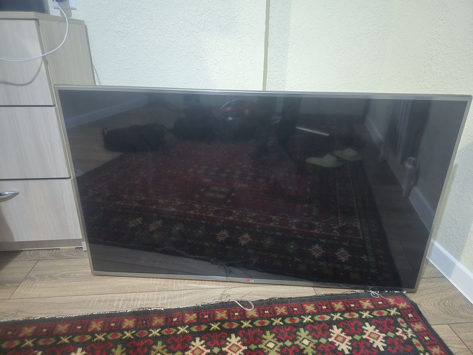 Продам телевизор сломанный
