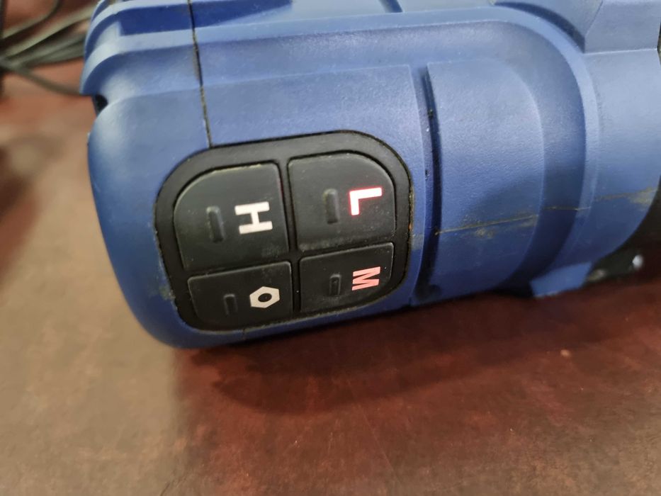 Акумулаторен ударен безчетков гайковерт