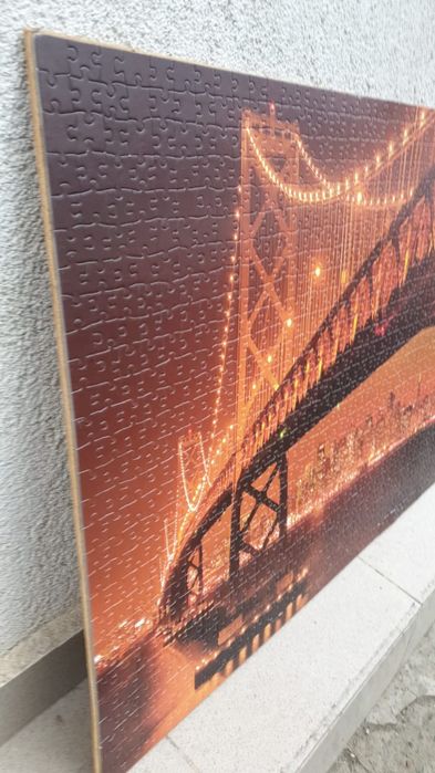 Vând tablou ideal pentru decor din piese Lego dimensiunea 50x70cm ,pod