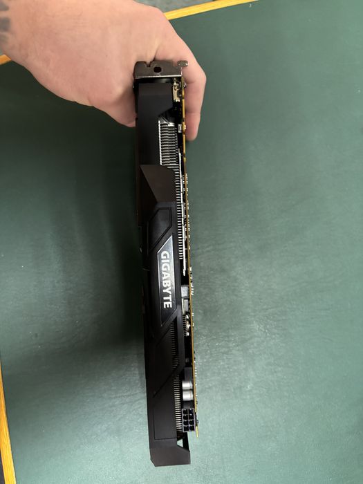 Продам видеокарту Gigabyte GeForce GTX 1070 8GB