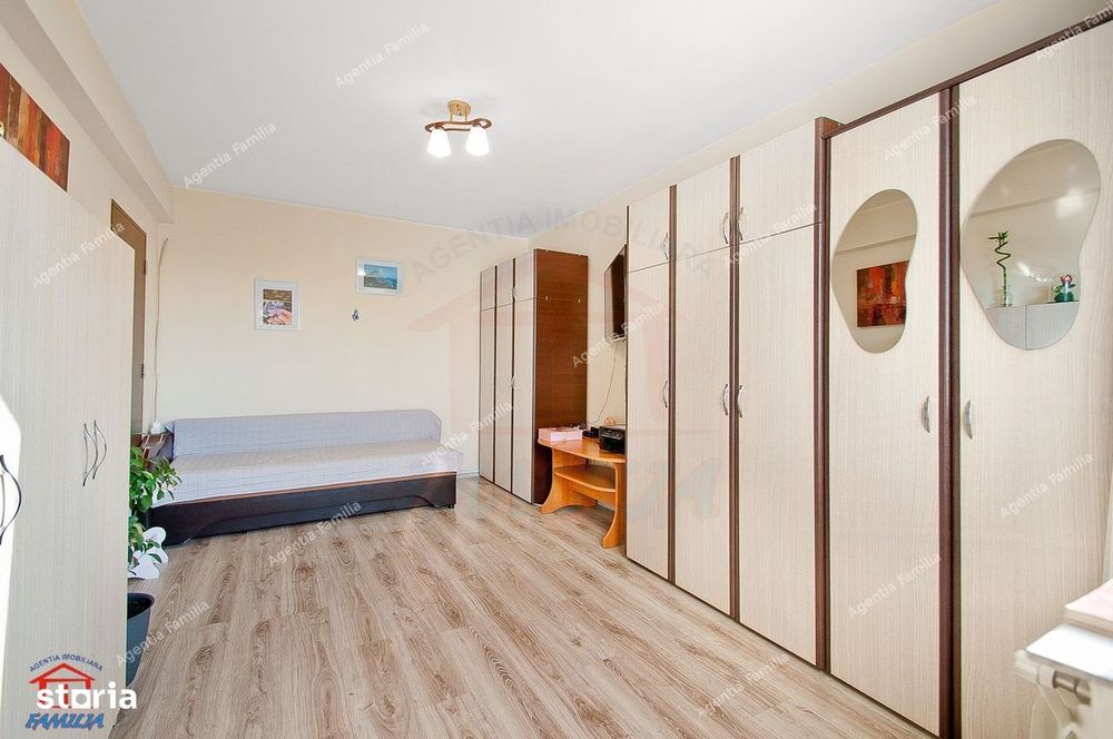 Apartament 2 camere decomandate, Micro 19 etaj 7/10, vedere panoramică