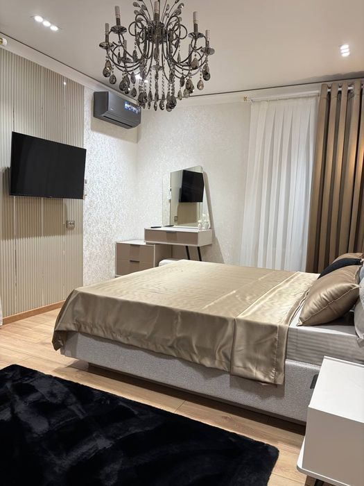 Чиланзар 1 квартал Высокопотолочка 103 Школа