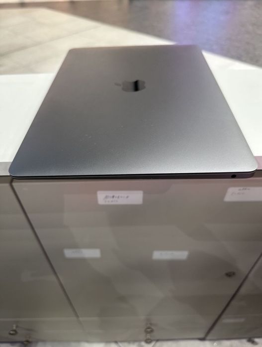Vând Macbook Air M1