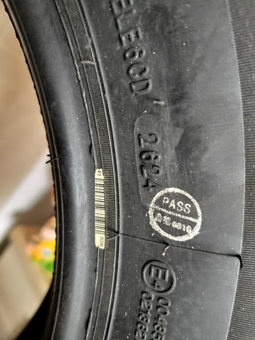 Продам два балона на газель