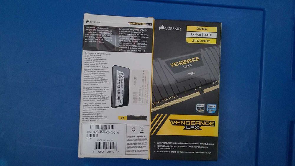 Memorie ram gaming corsair 4gb ddr4 2400 mhz , noi , sigilate