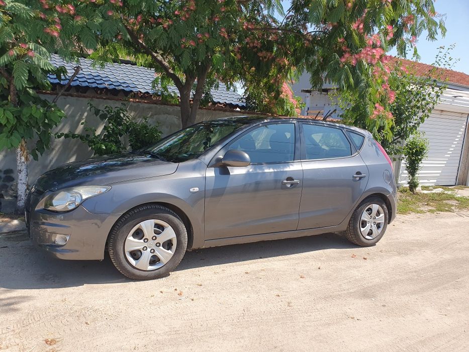 Продавам Хюндай I 30