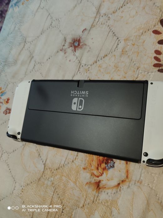 Nintendo switch oled 210€