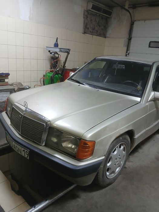 Мерседес бенс 190