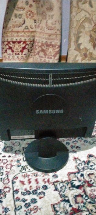 продам монитор бу