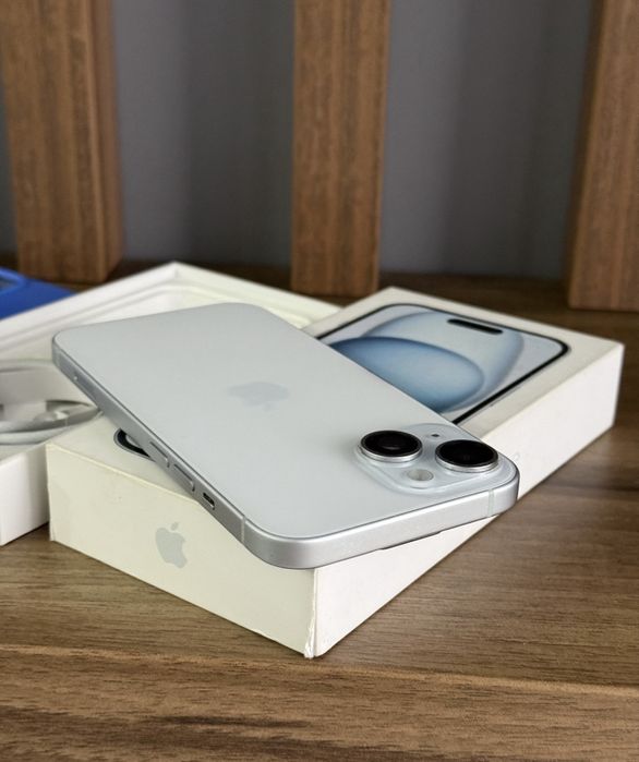 Iphone 15 albastru