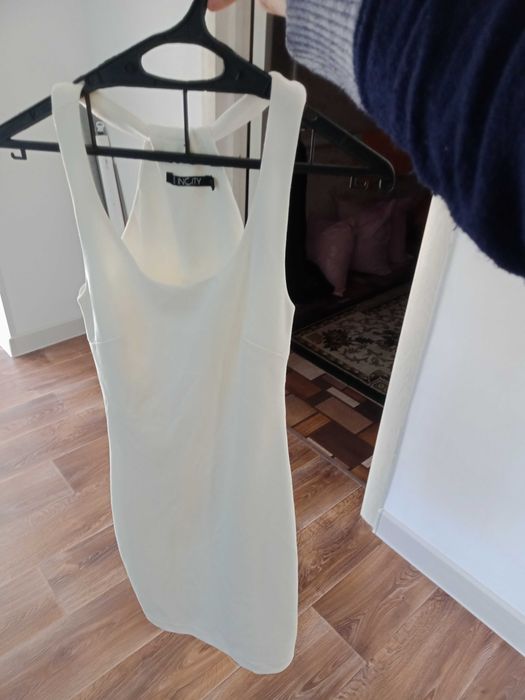 Продам платье и туфли , брюки