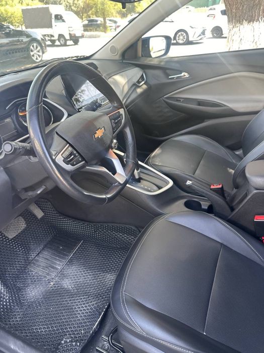 Onix Balck 2023 6 pozitsya
