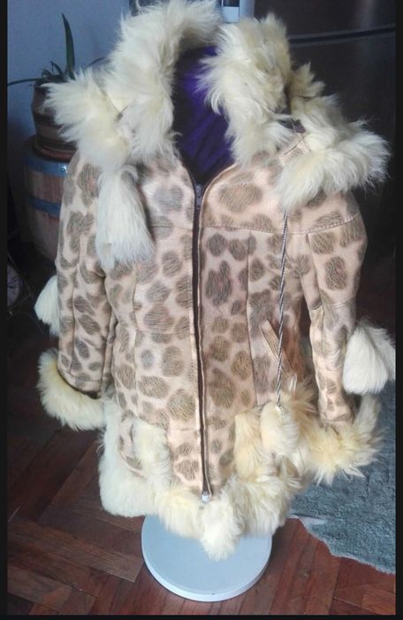 Детски кожени топли палтенца -шубички,3-7 год възраст,2 бр.за момиче