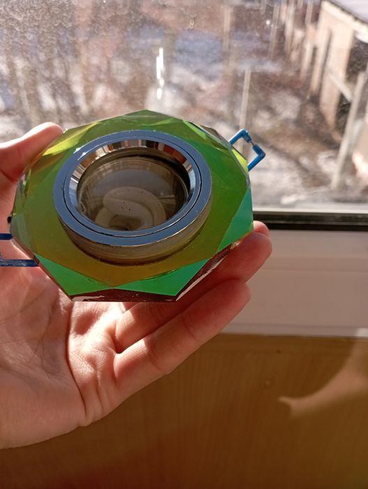 Продам споты потолочные  разные