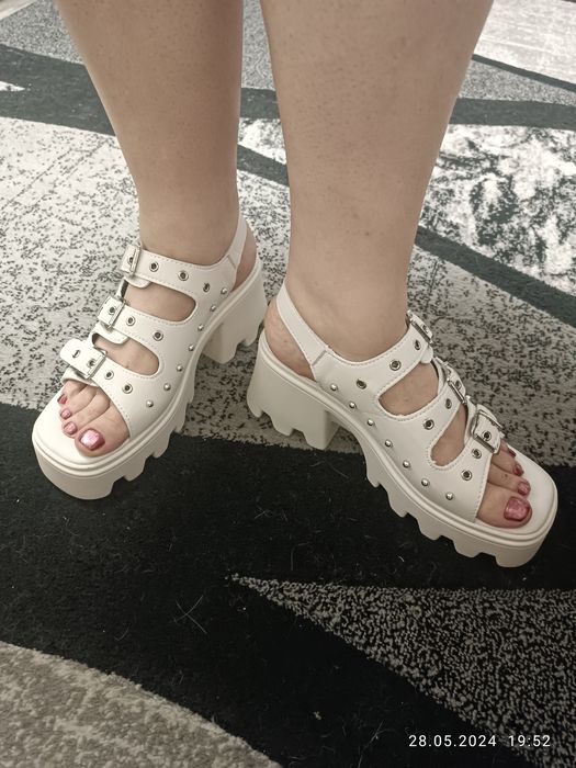 Босоножки на платфоме