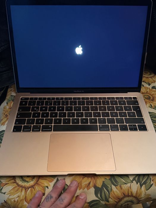 MacBook Air чисто нов