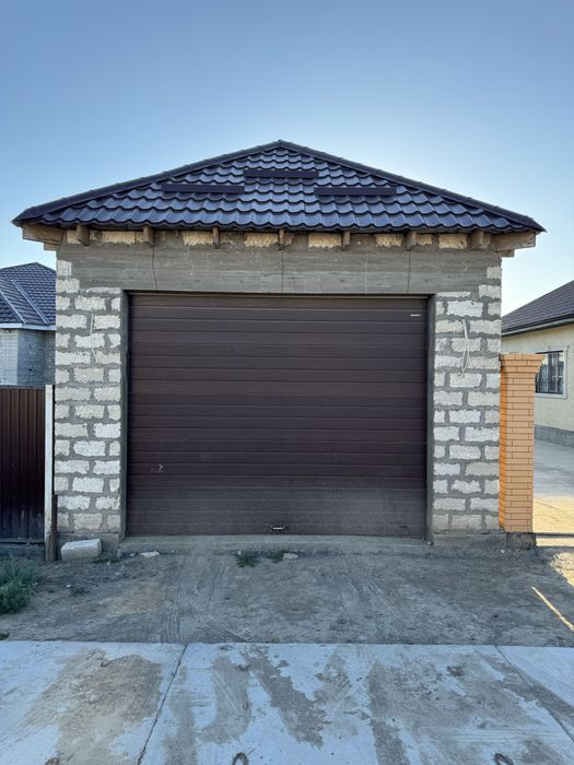 Продам дом 15*12 и с летной кухной с гаражем 18*5