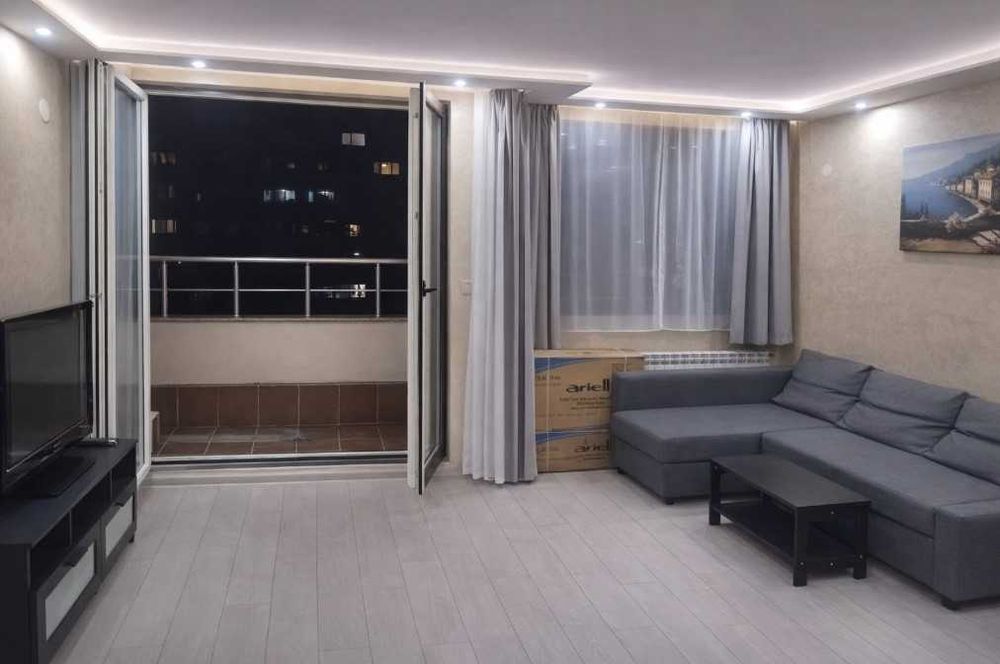 Дава се под наем Двустаен апартамент в София, Център - 75 кв.м за 697.17 € - Снимка #1