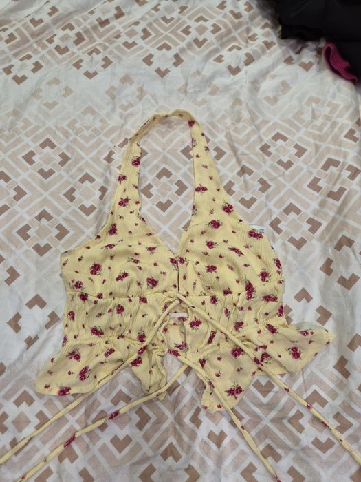 Crop top с цветя