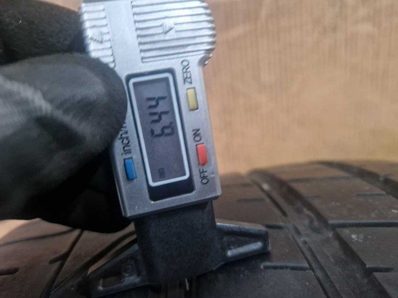 1 Pirelli R20 295/30/ 
лятна гума DOT3115