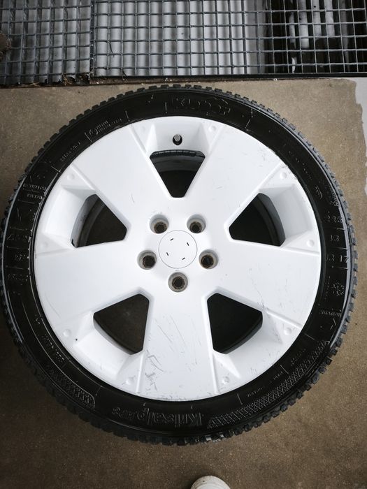 Гуми с джанти 17ки