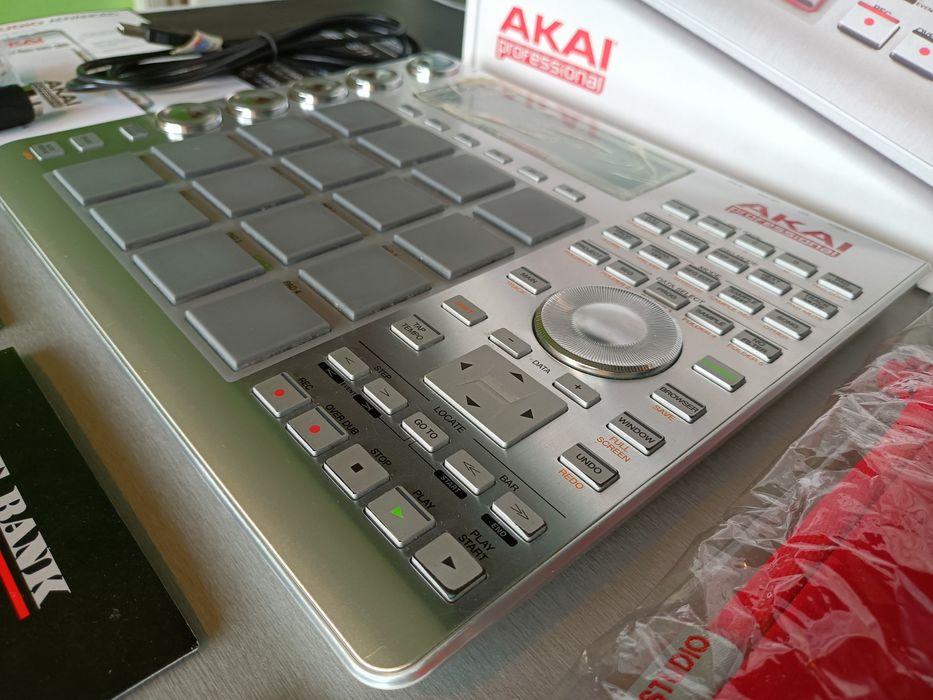 Akai MPC studio silver