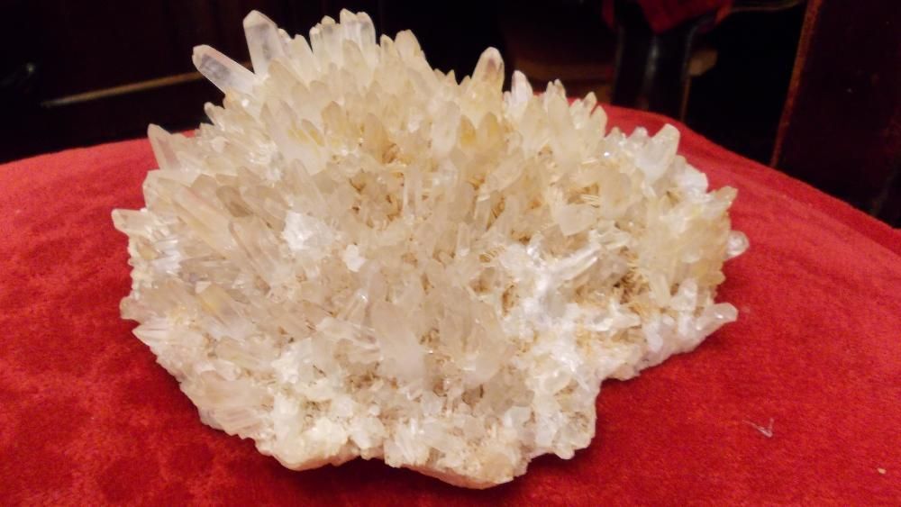 Cristal mineral in forma de INIMA